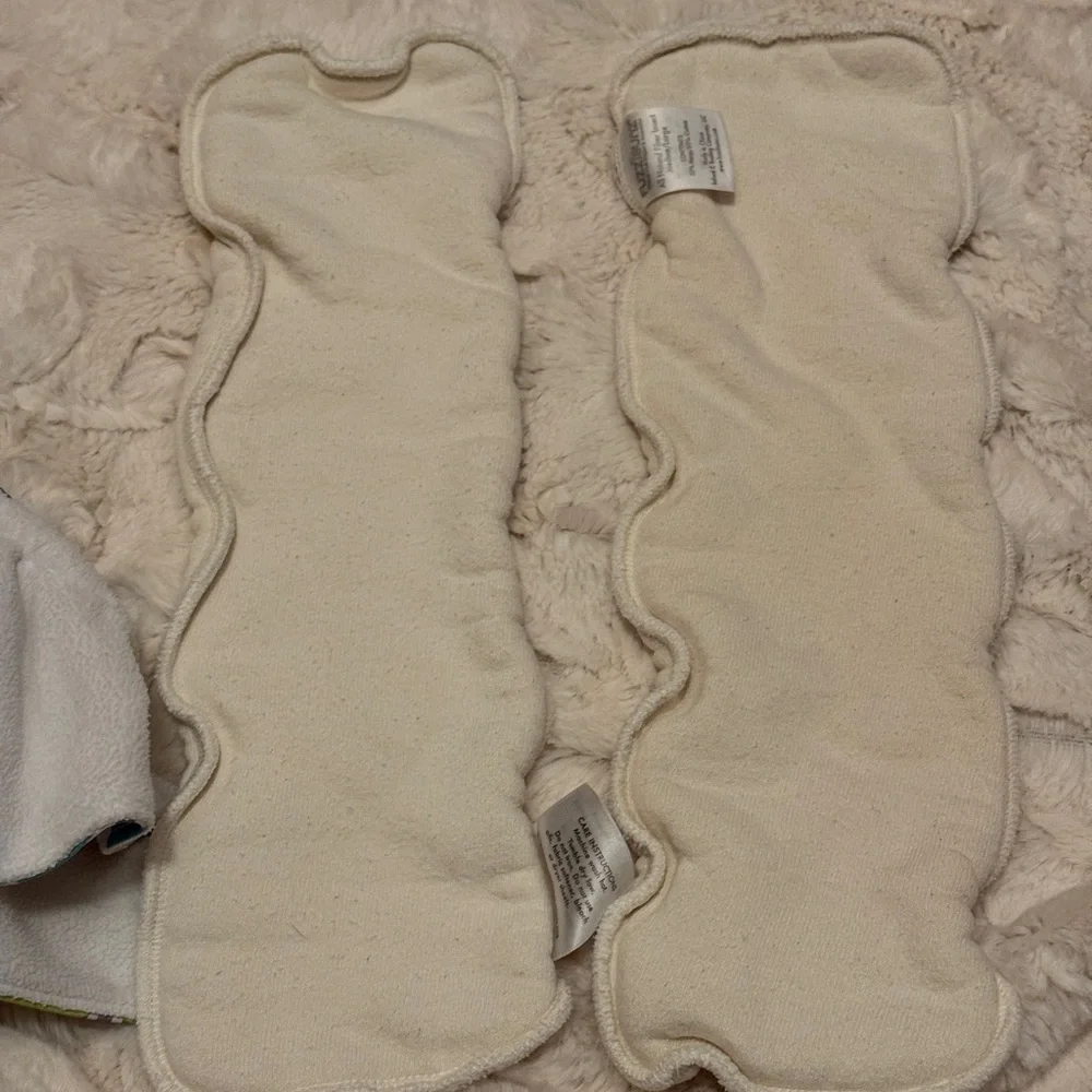 Fuzzibunz Cloth Diapers Set (2 diaper covers and two cotton/hemp inserts)